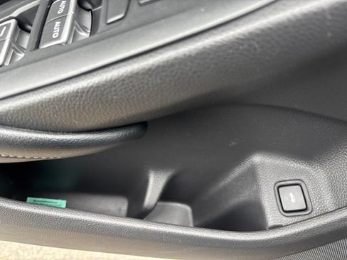 Used 2018 Honda Accord Sport image 14