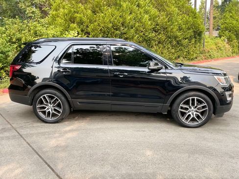 Used 2016 Ford Explorer Sport AWD/4WD image 3