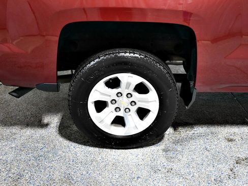 Used 2018 Chevrolet Silverado 1500 LT w/ All Star Edition image 35