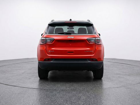 Used 2025 Jeep Compass Limited image 7