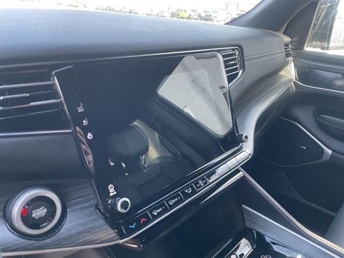 Used 2023 Jeep Wagoneer Series III w/ Rear Seat Video Group 1 image 10