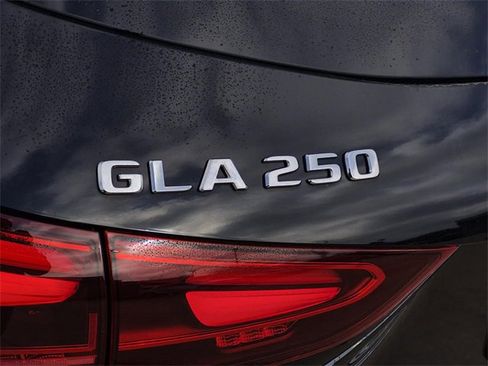 Certified 2025 Mercedes-Benz GLA 250 image 11