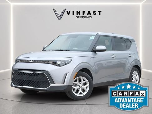 Used 2025 Kia Soul LX FWD image 1