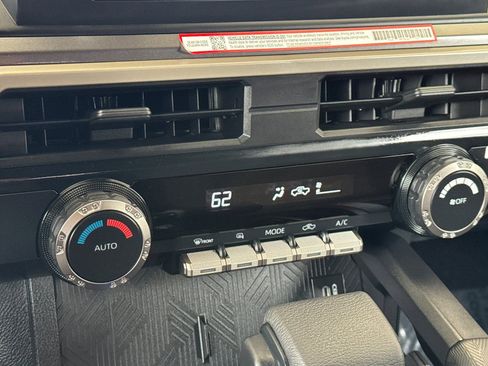 Used 2025 Toyota Tacoma TRD Sport image 19