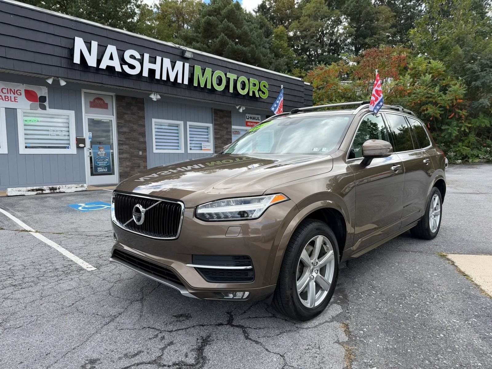 Used 2016 Volvo XC90 T6 Momentum w/ Momentum Plus Package AWD/4WD image 1