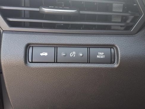 Used 2024 Nissan Altima 2.5 SV FWD image 7