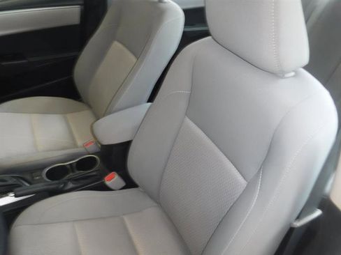 Used 2014 Toyota Corolla LE image 25