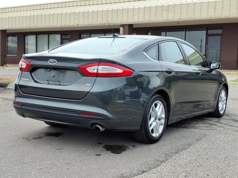 Used 2015 Ford Fusion SE FWD image 5