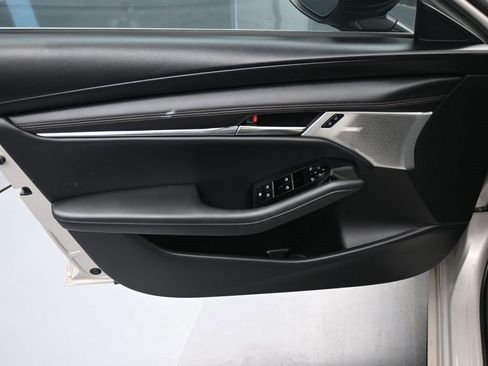 Used 2024 MAZDA MAZDA3 Hatchback w/Premium Plus Pkg image 17