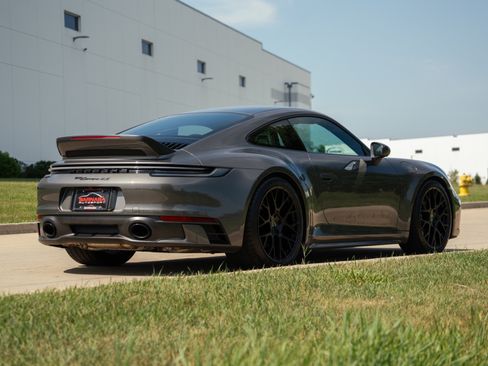 Used 2024 Porsche 911 Carrera 4S AWD/4WD image 2