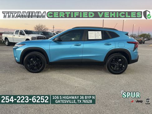 Used 2025 Chevrolet Trax ACTIV w/ Driver Confidence Package image 2