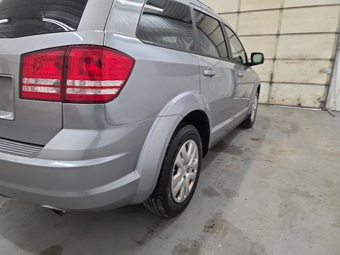Used 2018 Dodge Journey SE image 15