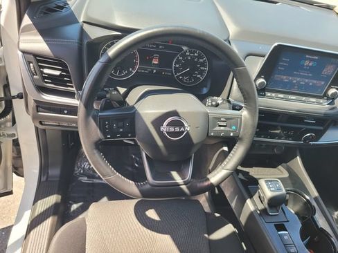 Certified 2025 Nissan Rogue SV AWD/4WD image 30