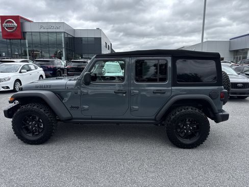 Used 2025 Jeep Wrangler Unlimited Sport AWD/4WD image 21
