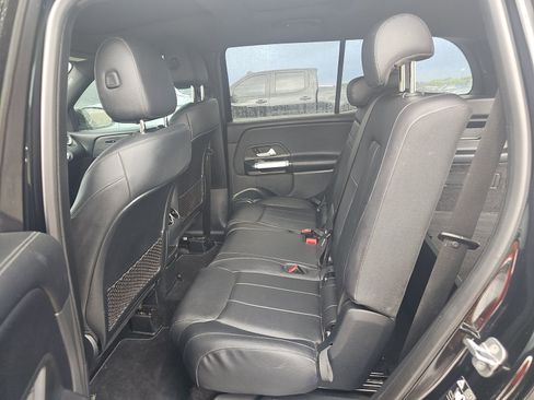Used 2023 Mercedes-Benz GLB 250 w/ Premium Package image 15