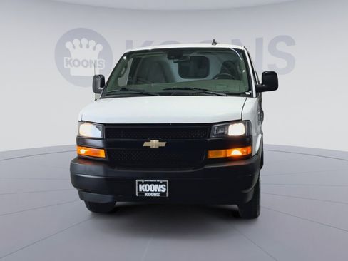 Used 2019 Chevrolet Express 2500 RWD image 4