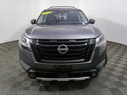 Used 2023 Nissan Pathfinder SL w/ SL Premium Package image 4