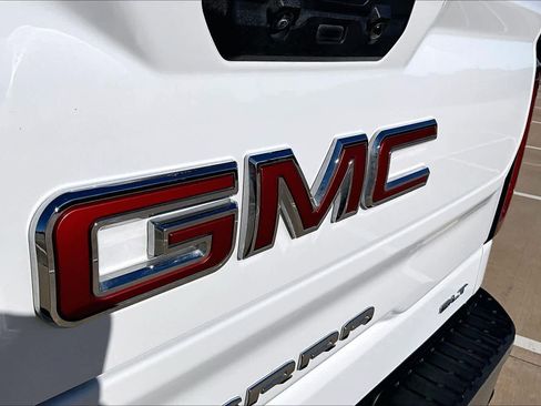 Used 2024 GMC Sierra 1500 SLT image 31
