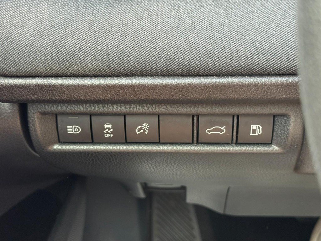 Used 2025 Toyota Camry LE FWD image 25