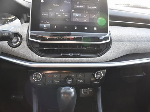 Used 2022 Jeep Compass Latitude image 14