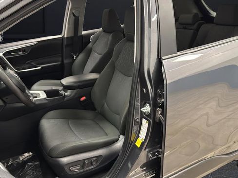 Used 2024 Toyota RAV4 XLE image 9