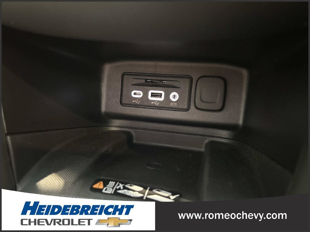 Used 2024 Chevrolet Equinox Premier AWD/4WD image 25