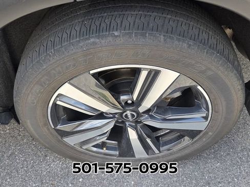 Used 2025 Nissan Rogue SL FWD image 7