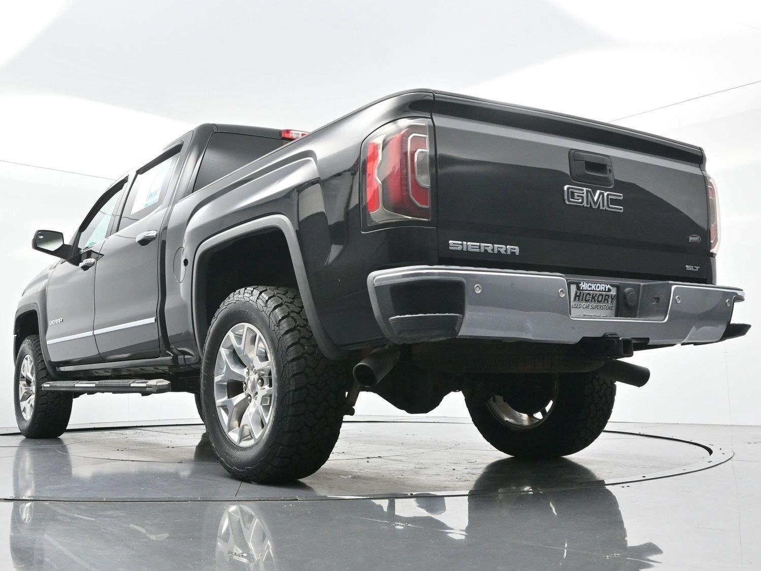 Used 2017 GMC Sierra 1500 SLT w/ Enhanced Driver Alert Package AWD/4WD image 45