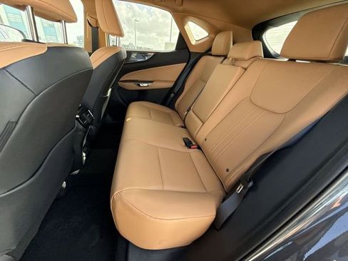 Used 2025 Lexus NX 250 FWD w/ Towing Package (2000 Lbs) image 23