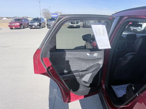 Used 2024 Ford Escape ST-Line image 10