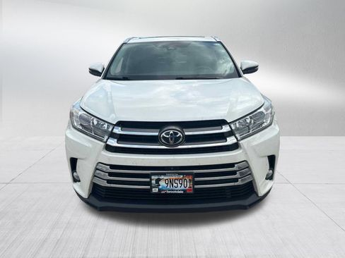 Used 2017 Toyota Highlander Limited Platinum AWD/4WD image 2