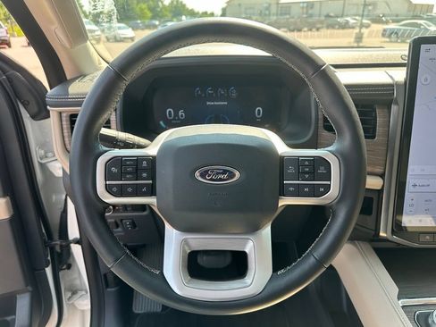Used 2024 Ford Expedition Limited AWD/4WD image 14