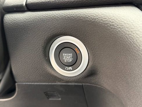 New 2026 Chrysler Pacifica Select image 21