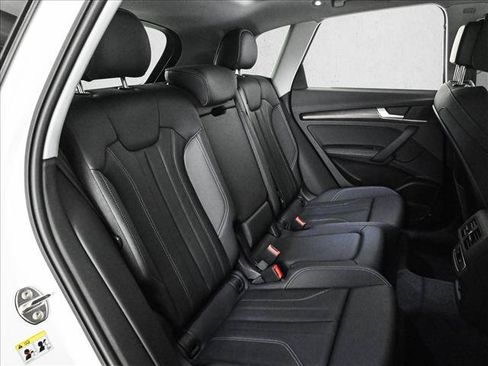 Certified 2025 Audi Q5 2.0T Premium Plus w/ Premium Plus Package AWD/4WD image 21