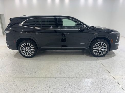 Used 2025 Buick Enclave Avenir w/ Super Cruise Package image 6