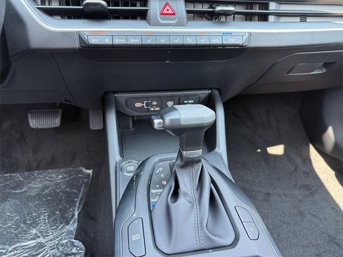 New 2025 Kia K4 LXS image 11