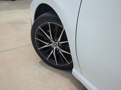 Used 2023 Toyota Camry SE image 10