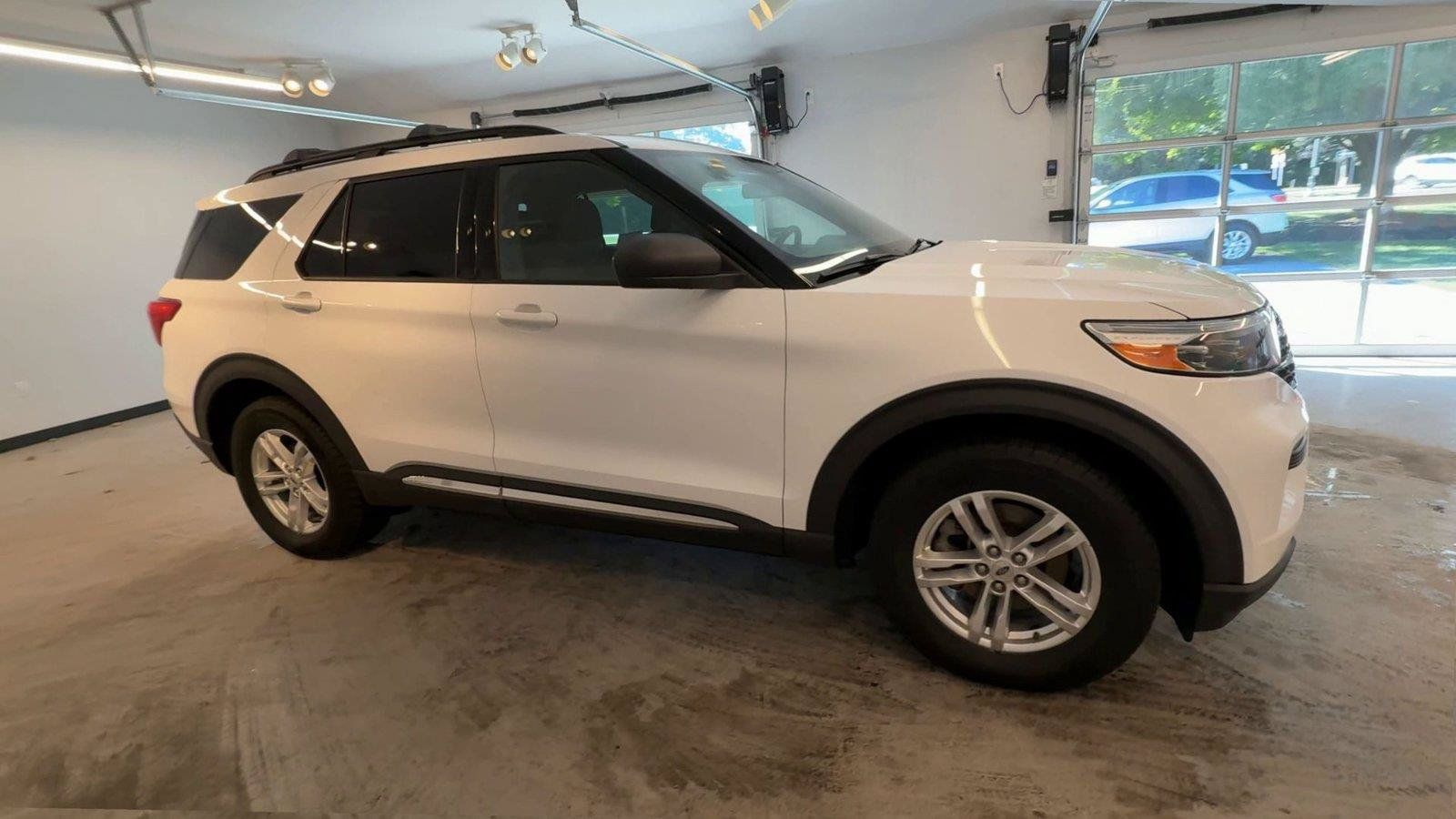 Used 2020 Ford Explorer XLT w/ Comfort Package AWD/4WD image 9