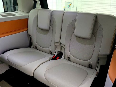 Used 2025 Volkswagen ID. Buzz 1st Edition RWD image 26