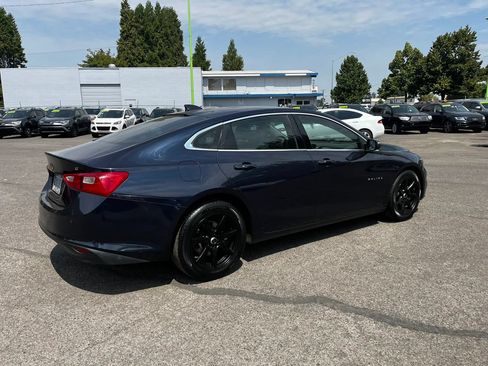 Used 2016 Chevrolet Malibu LT w/ Driver Confidence Package FWD image 3