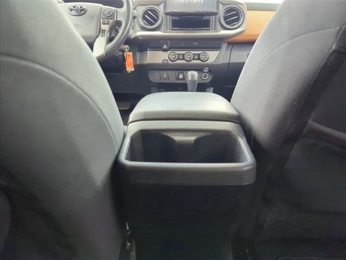 Used 2019 Toyota Tacoma SR5 image 19