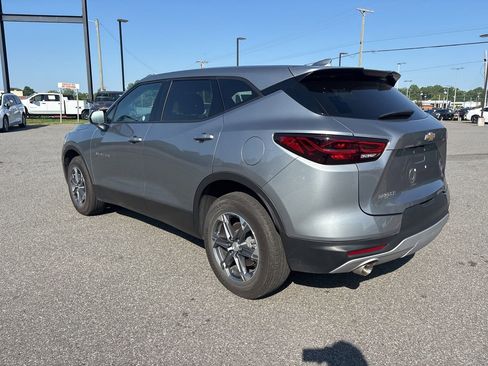 Used 2025 Chevrolet Blazer LT FWD image 5