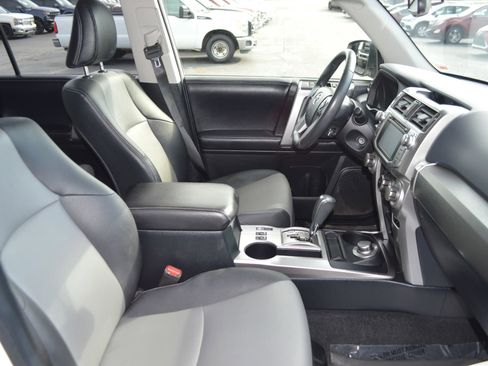 Used 2019 Toyota 4Runner SR5 Premium image 12