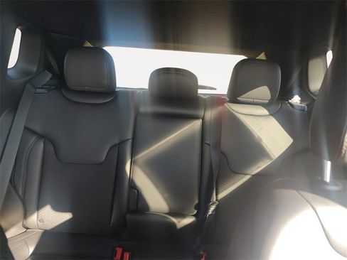 New 2026 Jeep Compass Latitude image 13