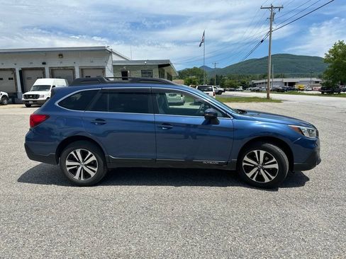 Used 2019 Subaru Outback 2.5i Limited AWD/4WD image 5