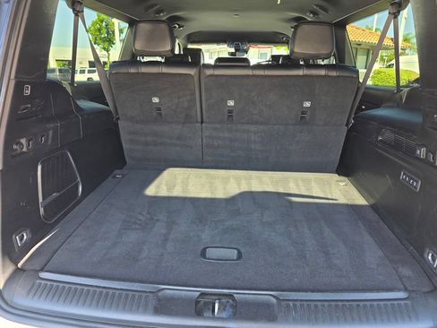Certified 2024 Jeep Wagoneer L Series II RWD image 20