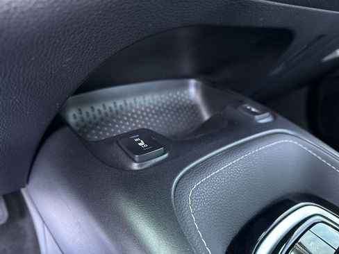 Used 2020 Toyota Corolla XSE FWD image 29
