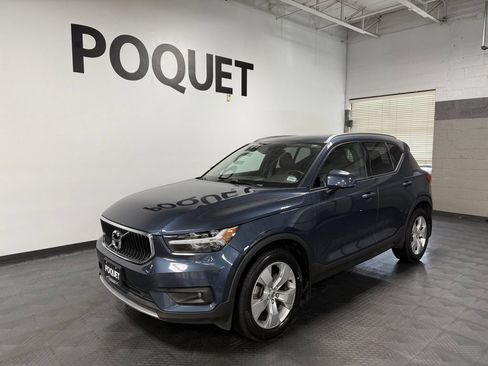 Used 2021 Volvo XC40 T5 Momentum AWD/4WD image 2