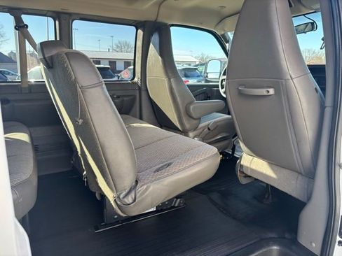 Used 2023 GMC Savana 2500 LS w/ Driver Convenience Package image 32