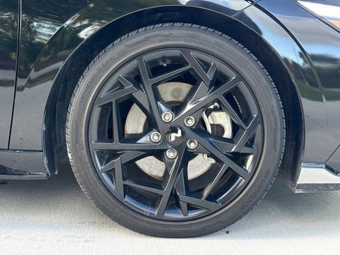 Used 2025 Hyundai Elantra N Line FWD image 9